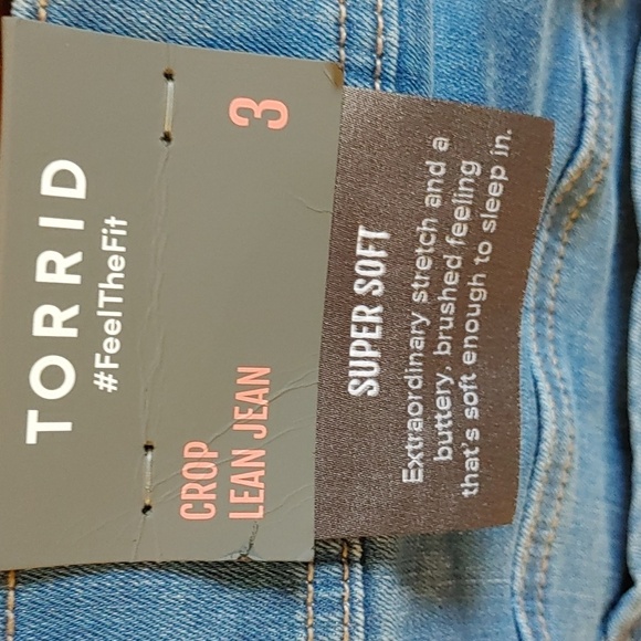 NWT TORRID CROP LEAN JEAN - Picture 4 of 9